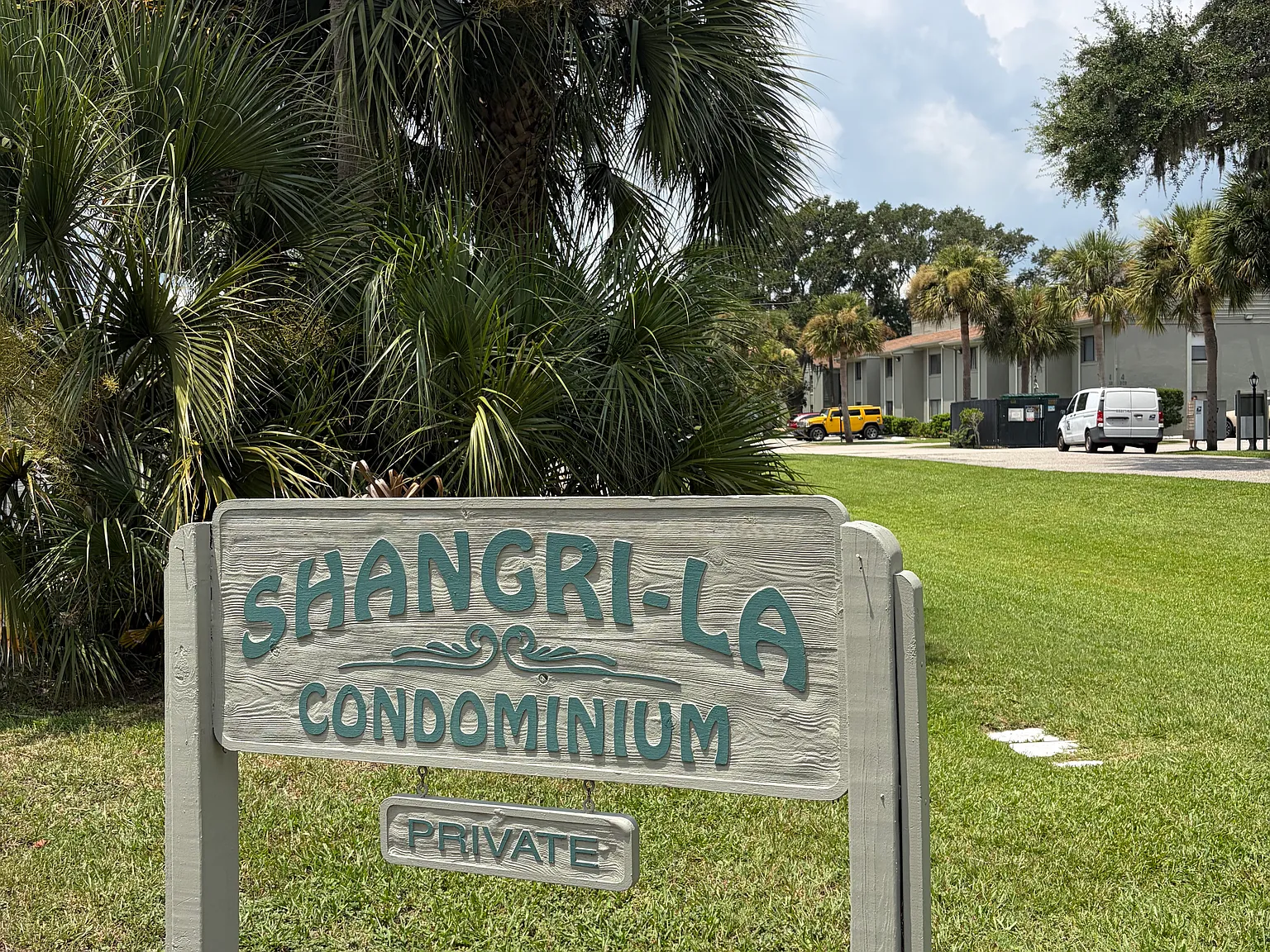 308 Palm Coast Pkwy NE — Photo 2