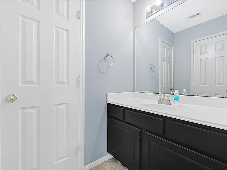 13911 Blue Vista Dr — Photo 22