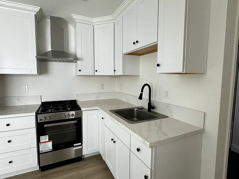 4507 W 138th St #C — Photo 5