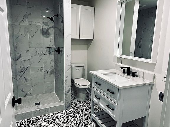 3rd image of 606 Delray Dr