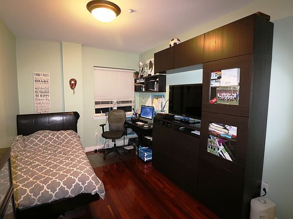 5th image of 2388 Ocean Ave #7