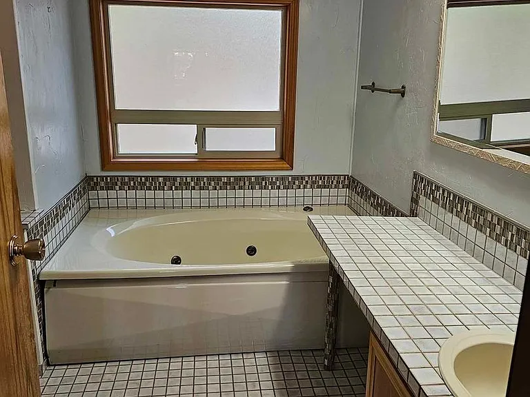 31468 Kings Point Rd — Photo 15