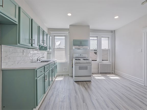 5th image of 326 Kearny Ave APT 3