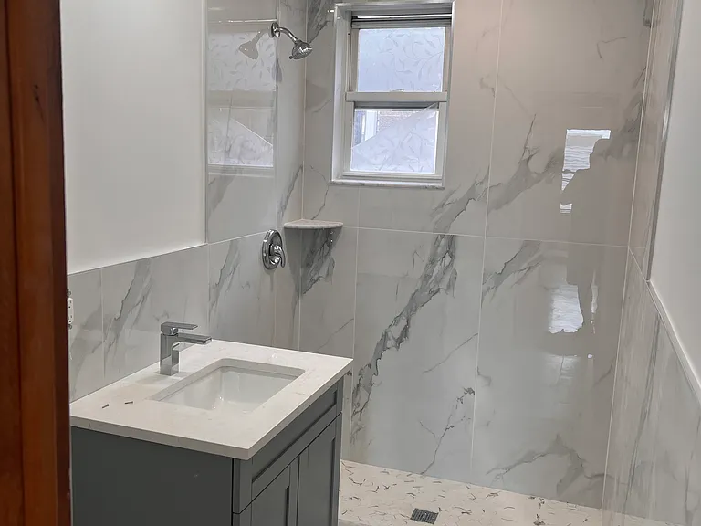 325 2nd St #4 — Photo 3