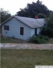 2nd image of 301 20th Ave NW