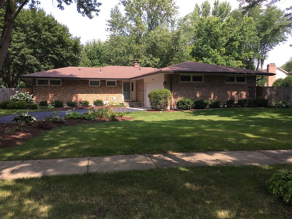 1st image of 981 Kenilworth Cir