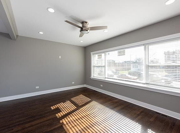 4th image of 2427 N Newland Ave