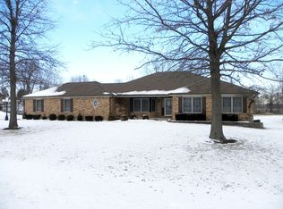 377 Round Tower Dr E, Saint Charles, MO