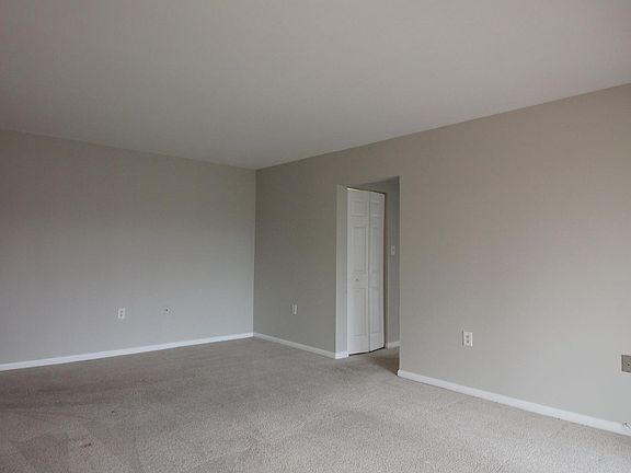 5th image of 204 Center St #204