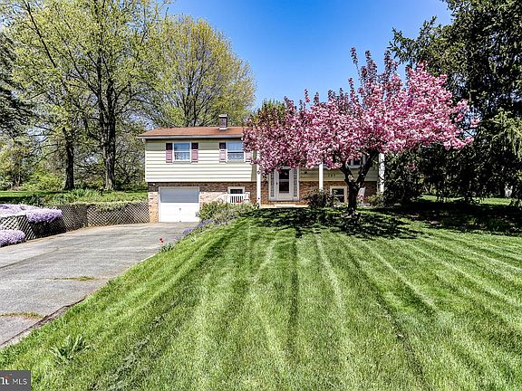 2nd image of 137 Deer Dr