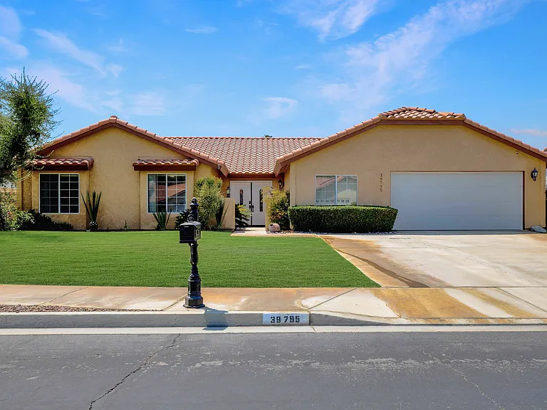 39795 Regency Way — Photo 27