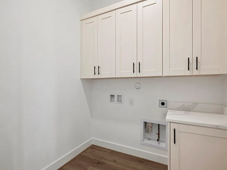 1808 Drover Ln — Photo 14
