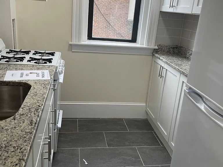 1156 Commonwealth Ave #10 — Photo 2