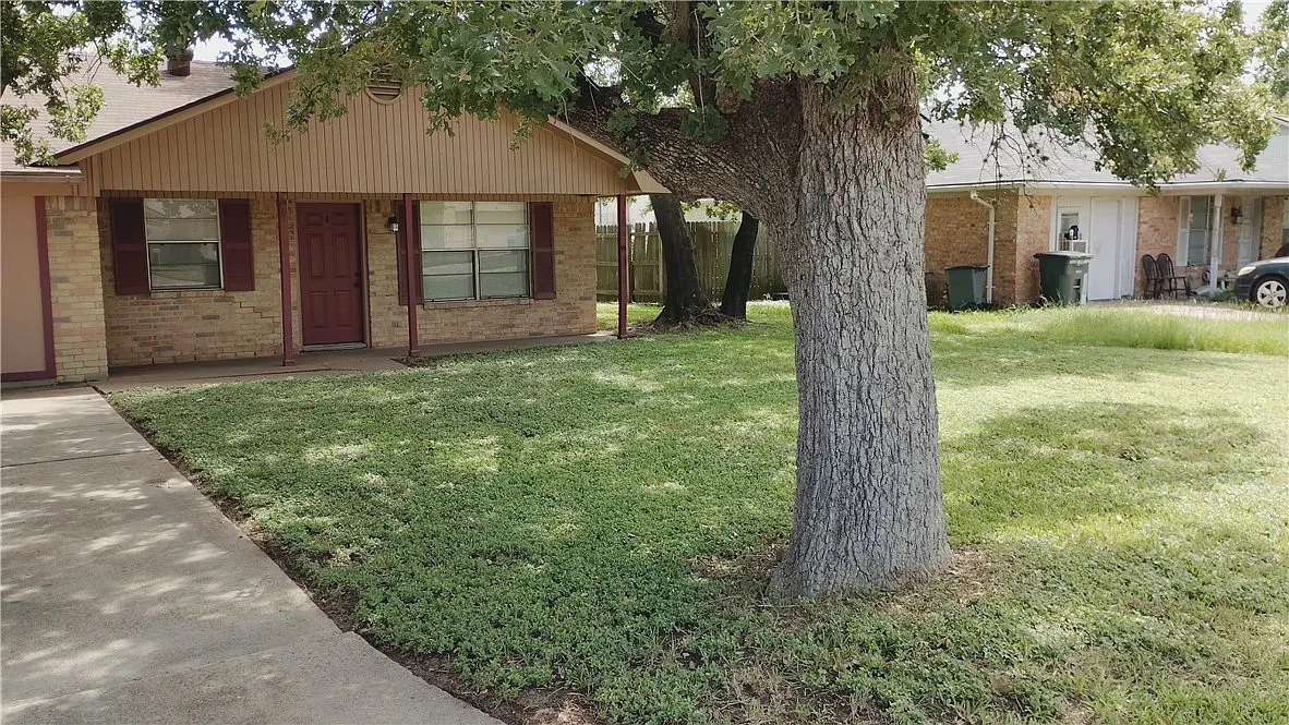 4 bed, 1284 sqft, $1,550 — Photo 2