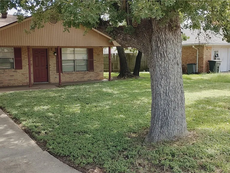 3203 Heatherwood Dr — Photo 2