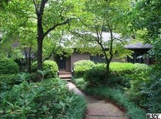 2016 10th Street Blvd NW, Hickory, NC 28601