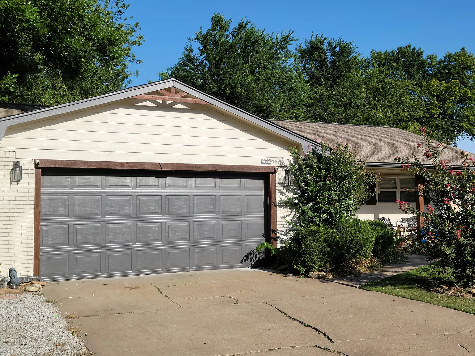 3 bed, 1600 sqft, $1,850 — Photo 1