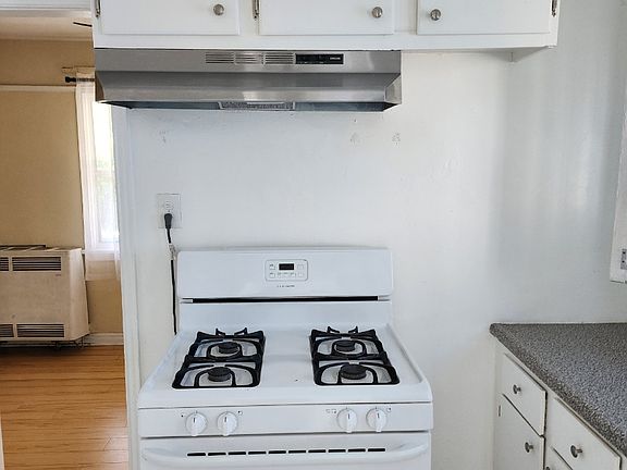 5th image of 1402 N Las Palmas Ave #1402