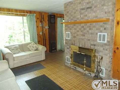 4th image of 1735 Park Dr