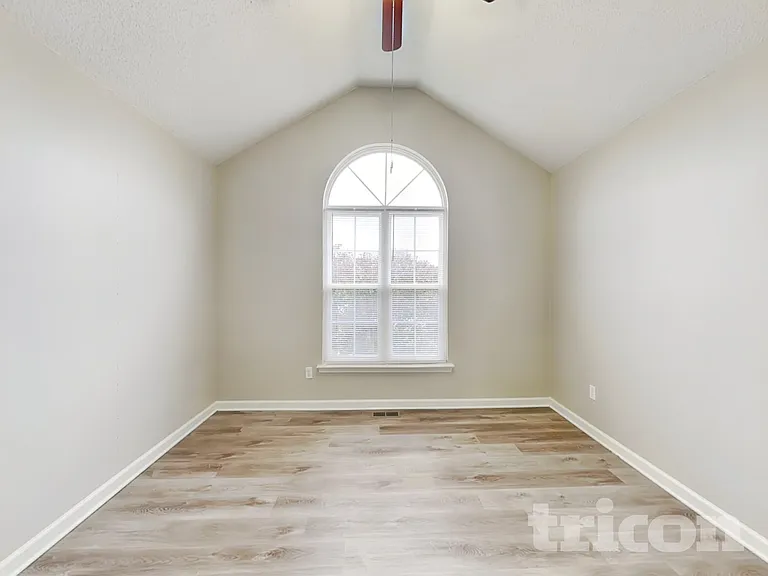 4900 Valley Trail Ct — Photo 8