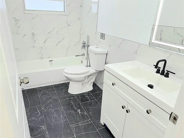 1848 NW 55th Ave #4X — Photo 11