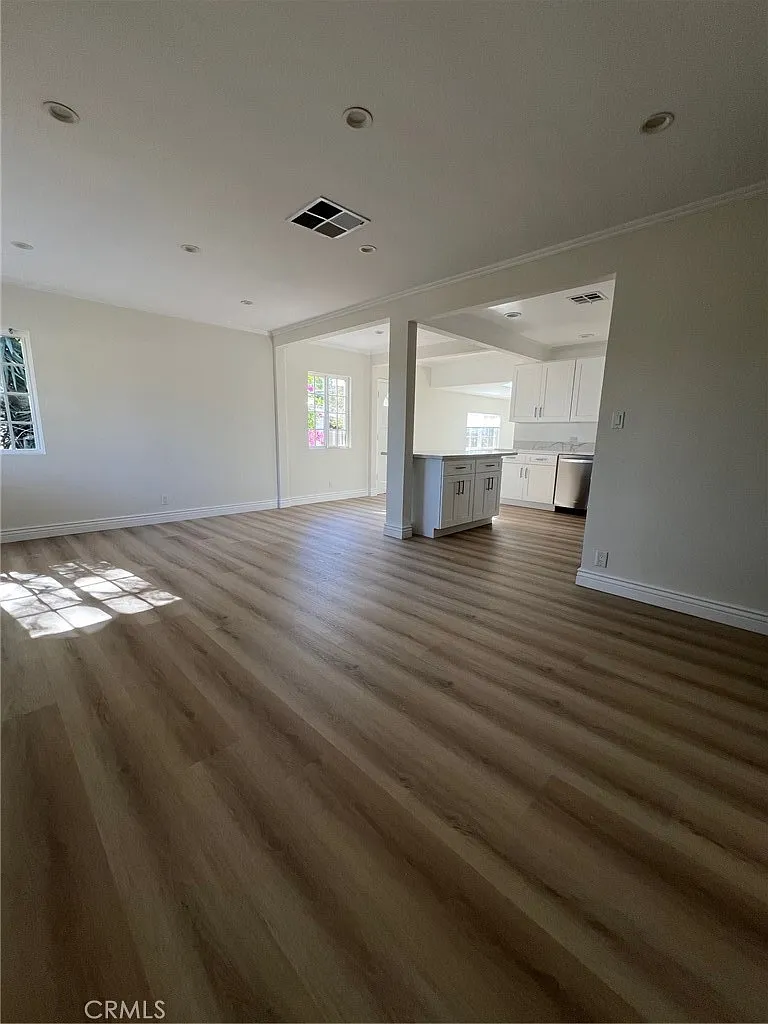 3 bed, 1616 sqft, $4,195 — Photo 2