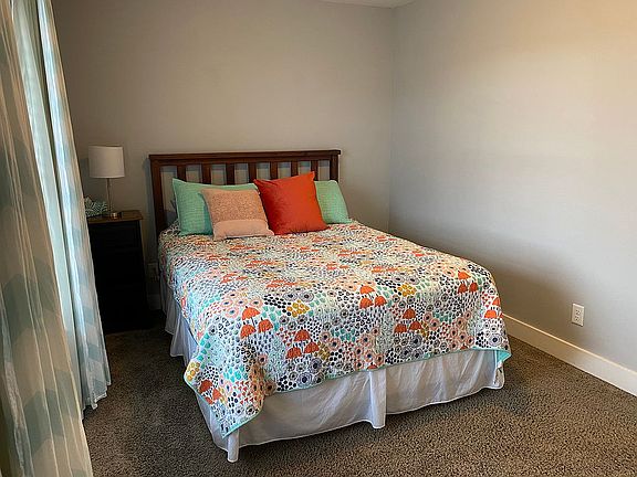 Guest bedroom