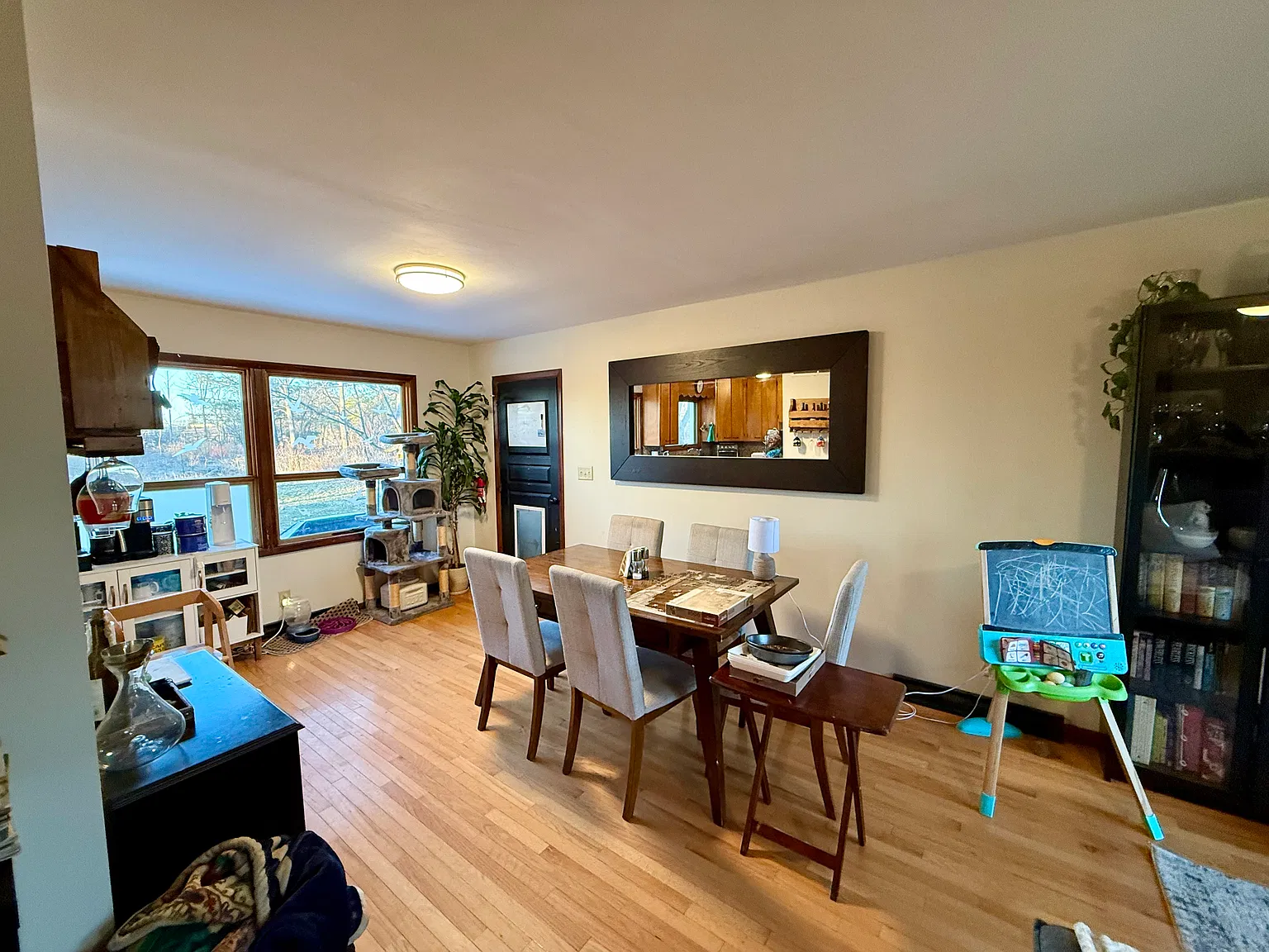 4 bed, 1800 sqft, $3,250 — Photo 2