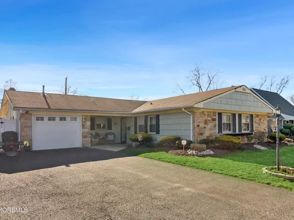 27 Drexel Lane, Aberdeen, NJ 07747