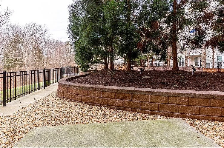 24701 Byrne Meadow Sq #108 — Photo 8