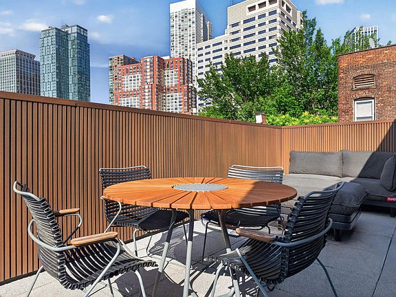 4th image of 46 Mercer St #Penthouse