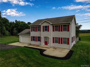 8497 Hunters Creek Rd, Holland, NY 14080