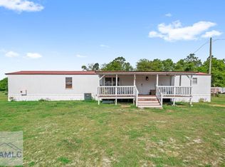 93 Whispering Pines Rd, Jesup, GA 31545