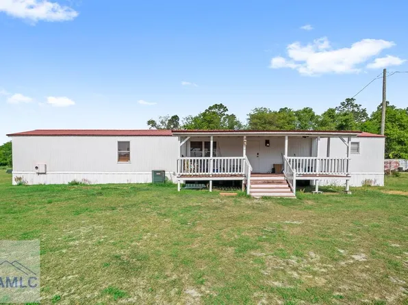 93 Whispering Pines Rd, Jesup, GA 31545