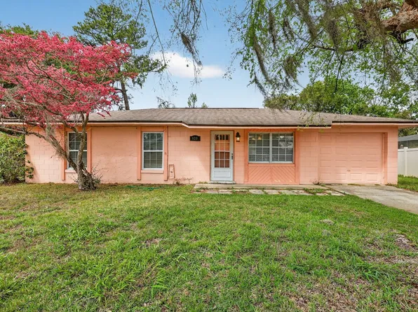 920 Cedar Cir, Tavares, FL 32778