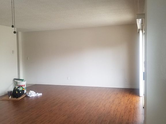 5th image of 12776 Caswell Ave #101
