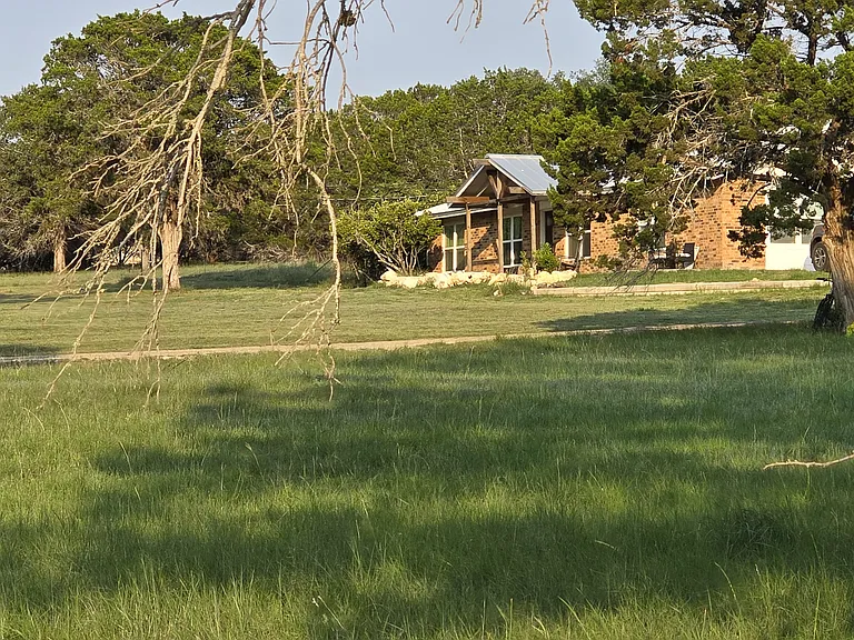 235 Pecan Valley Rd — Photo 10