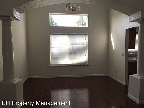 3rd image of 22 Hallwood Ct
