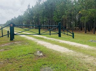 160 Victoria Ln, Folkston, GA 31537