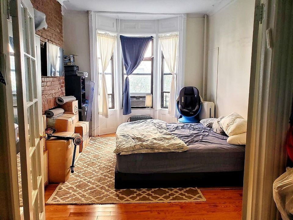 2nd image of 202 W 80th St APT 4W