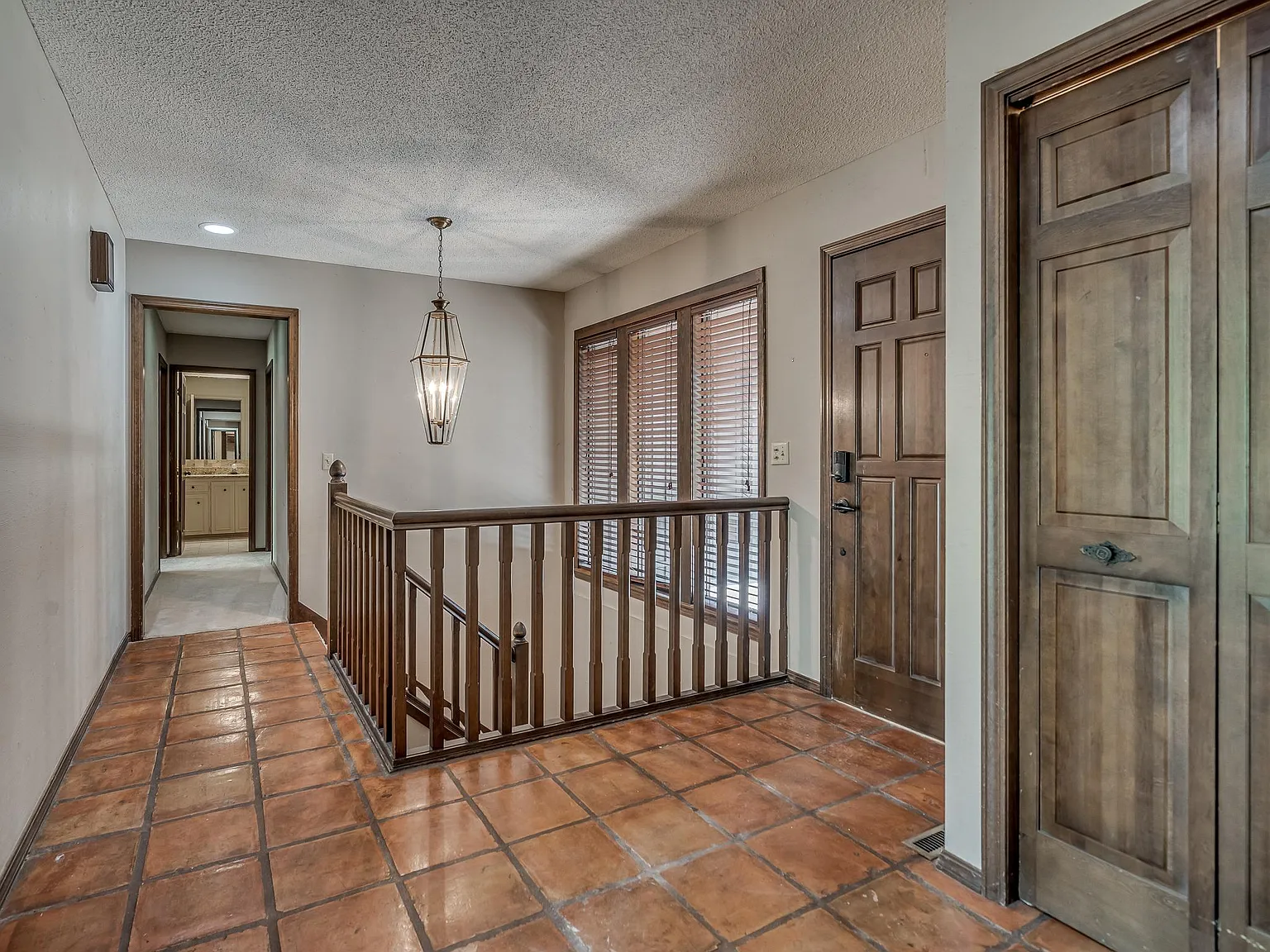 4 bed, 3972 sqft, $3,000 — Photo 4