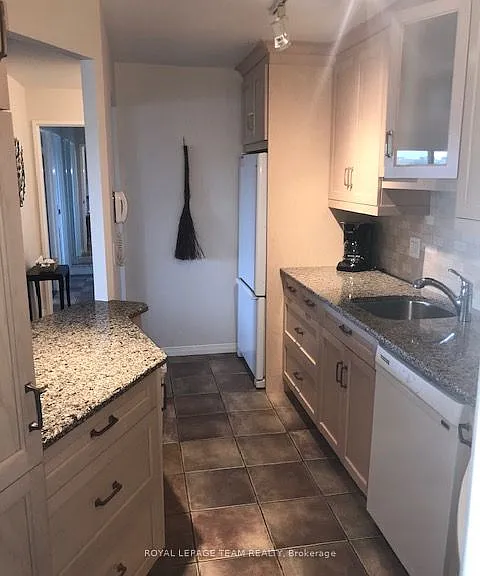 1081 Ambleside Dr #1705 — Photo 4