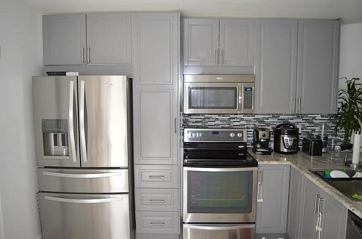 1st image of 330 Lakewood Cir E