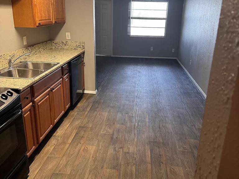 7812 40th Avenue Dr W — Photo 3
