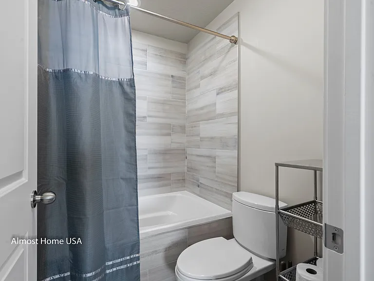 572 W Lewski Ln — Photo 25