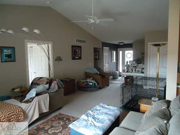 4th image of 705 Treetop Trl #67