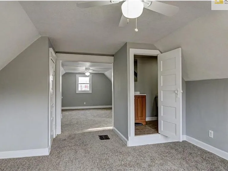 2629 Campbell St — Photo 16
