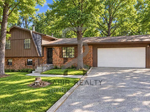 7404 Meadows Dr, Riverdale, GA 30274