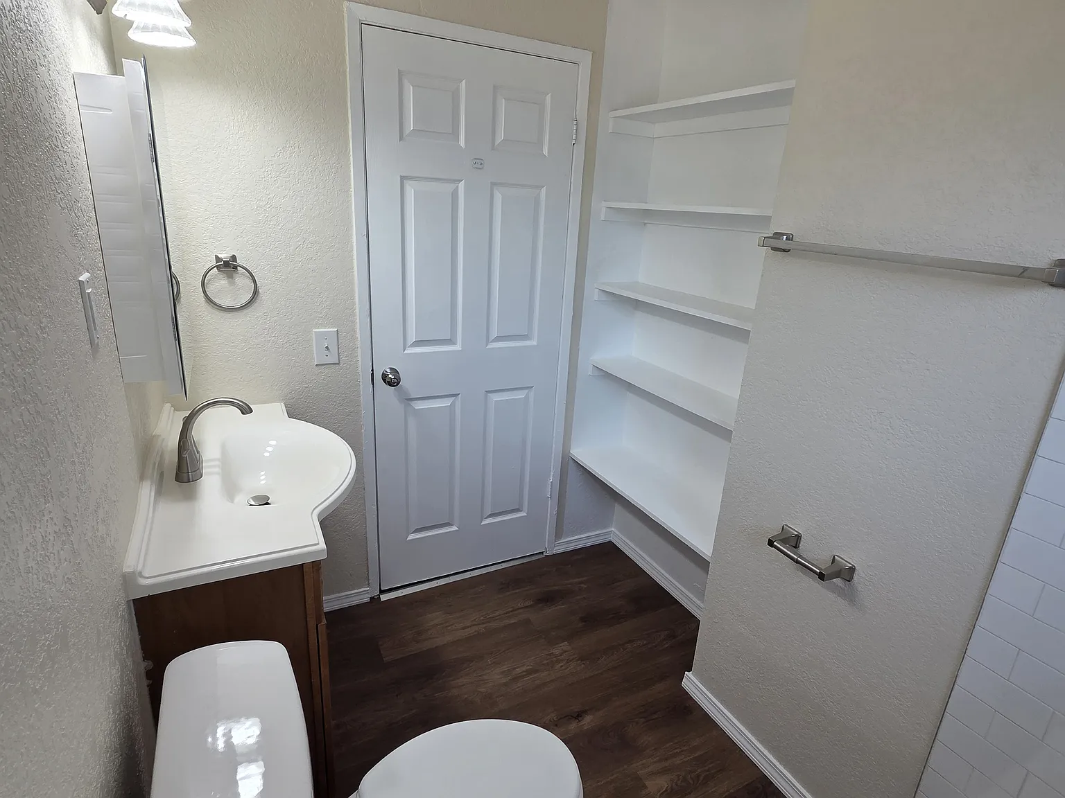 3 bed, 900 sqft, $1,050 — Photo 3