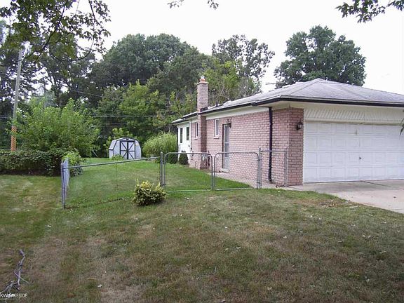 4th image of 22420 Hoffman St